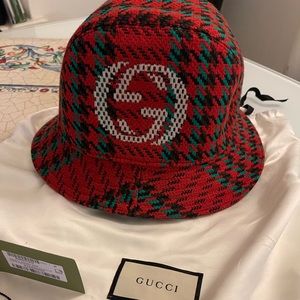 Gucci tweed buckle hat